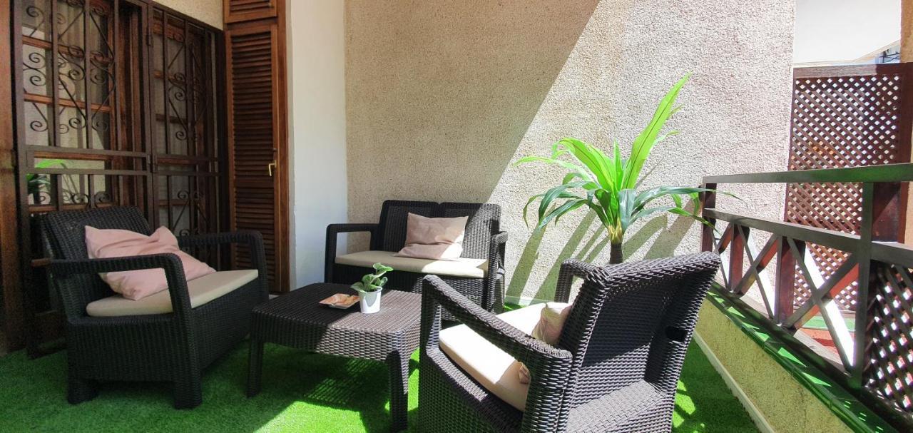 Spectacular Renovated Apartment, 5 Min To Camison Beach, With Aircon Arona  Ngoại thất bức ảnh