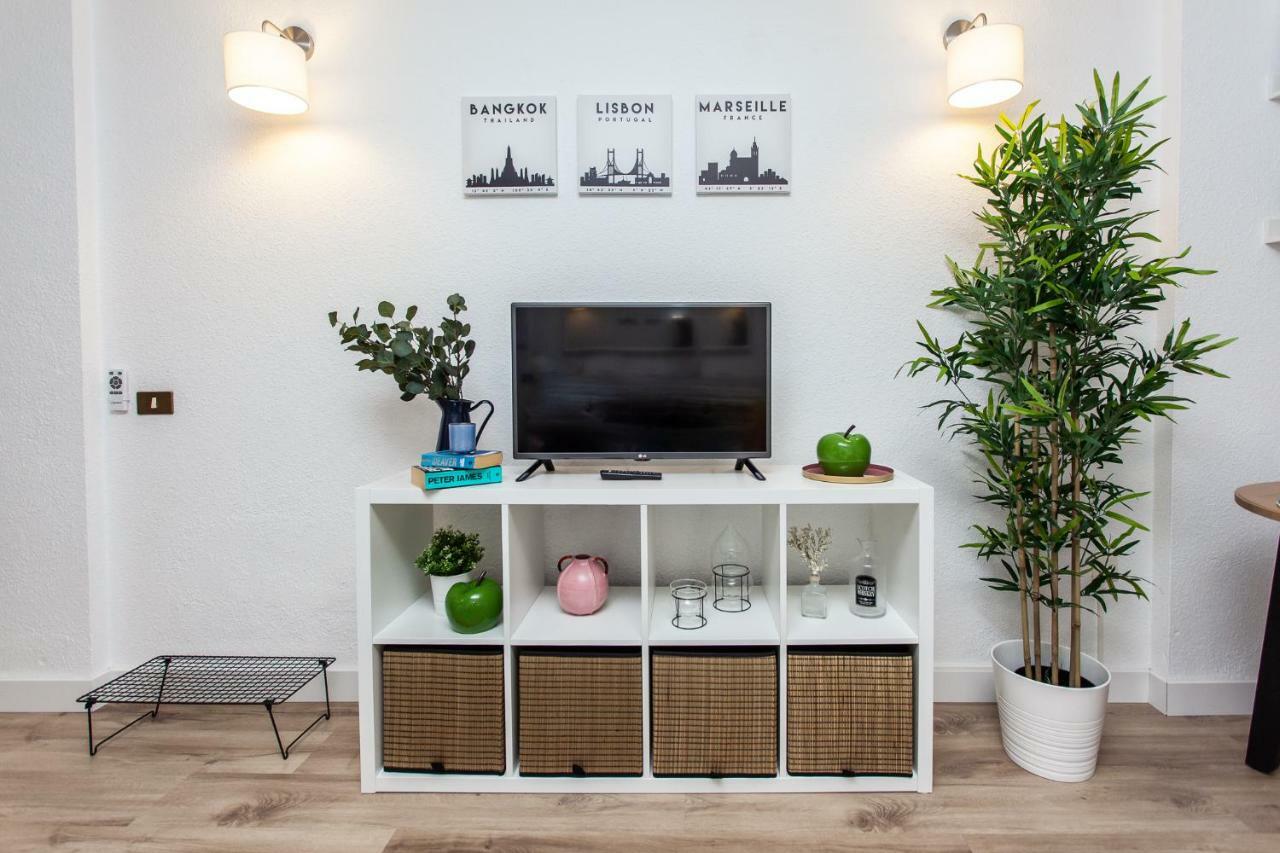 Spectacular Renovated Apartment, 5 Min To Camison Beach, With Aircon Arona  Ngoại thất bức ảnh