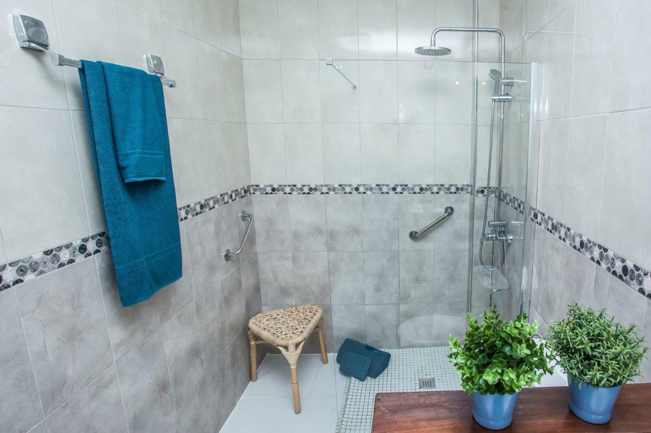 Spectacular Renovated Apartment, 5 Min To Camison Beach, With Aircon Arona  Ngoại thất bức ảnh