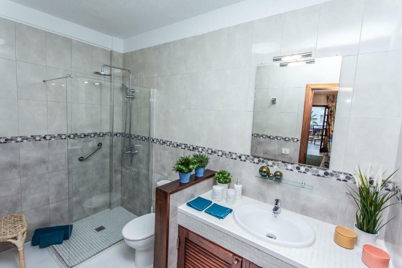 Spectacular Renovated Apartment, 5 Min To Camison Beach, With Aircon Arona  Ngoại thất bức ảnh