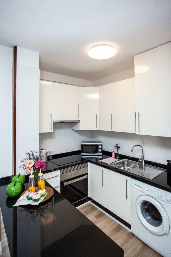 Spectacular Renovated Apartment, 5 Min To Camison Beach, With Aircon Arona  Ngoại thất bức ảnh